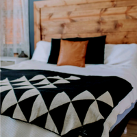 Blanket: Nevado - Natural/ Black